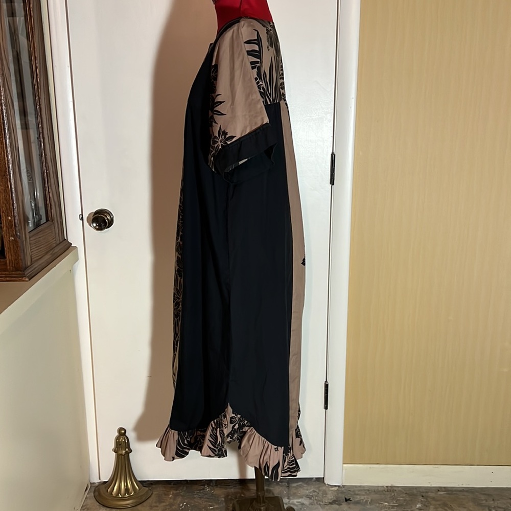 RM Hawaiian MuuMuu - Picture 2 of 10